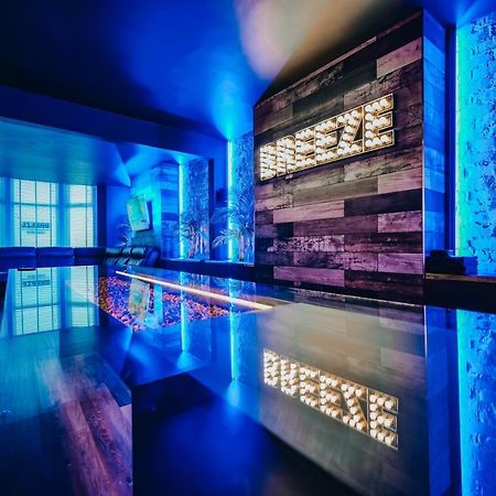 Breeze Blackpool Luxury Suites Екстериор снимка